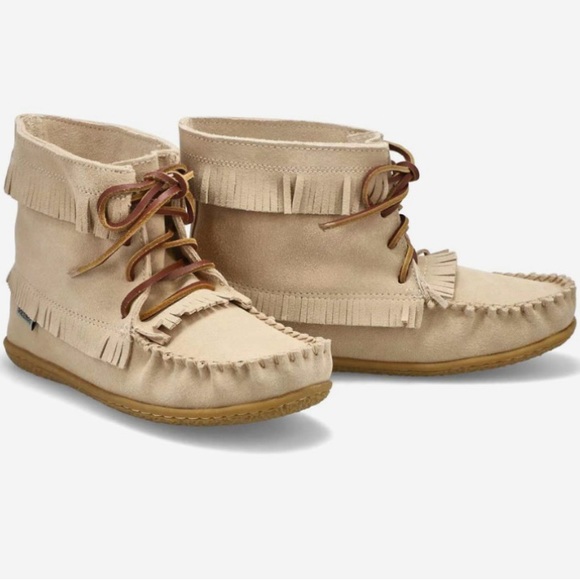 Brand NEW Moccasins Size 9 - Picture 2 of 9